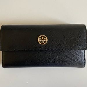 BARELY USED SAFFRON TORY BURCH TRI-FOLD WALLET